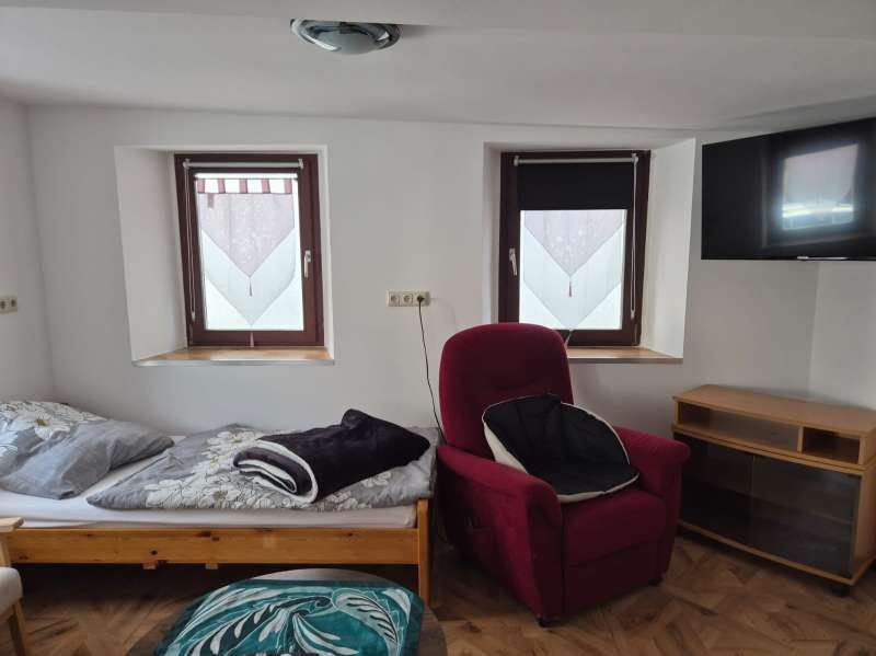 Rot – Monteurzimmer Kleinmünster